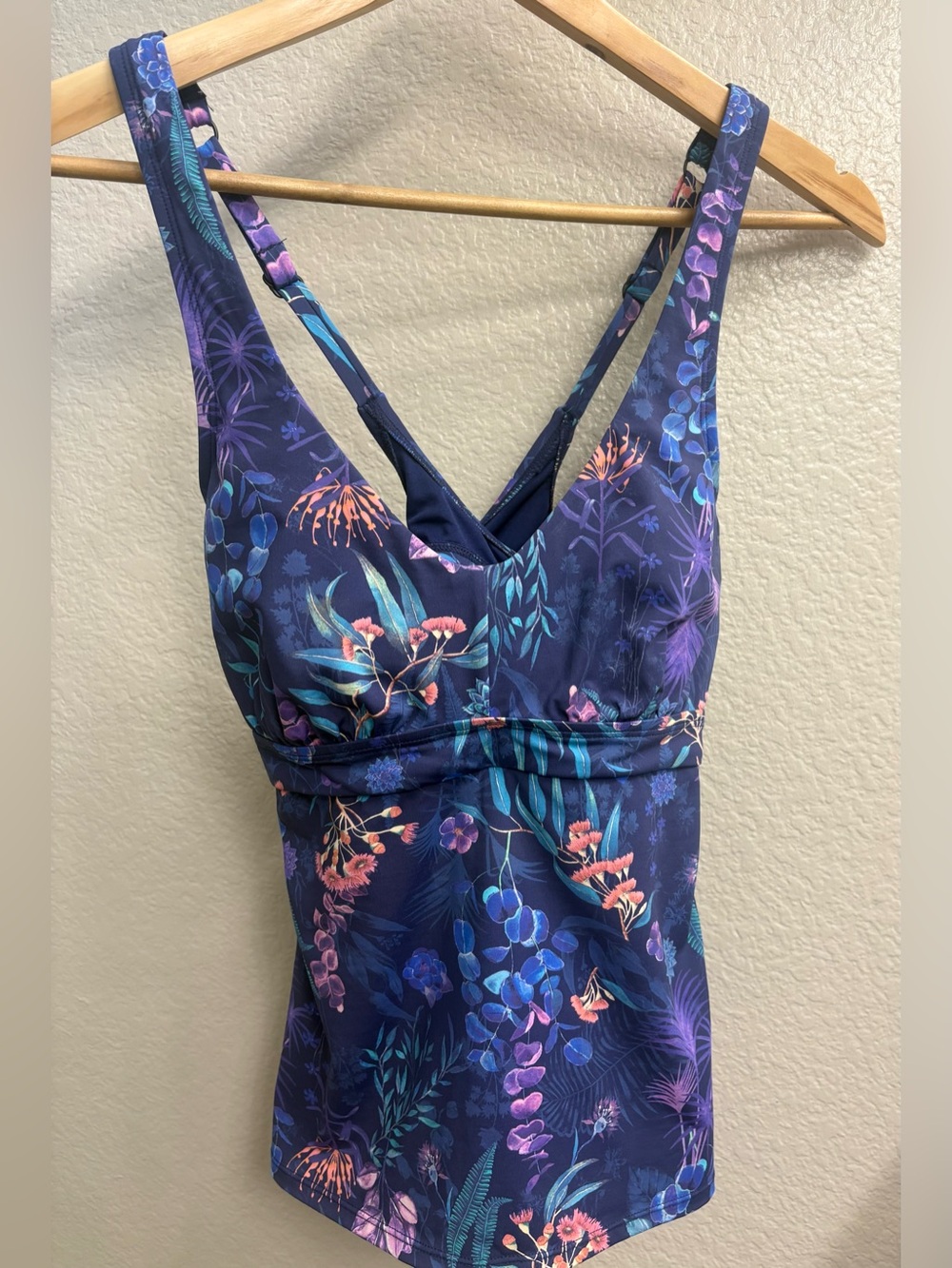 Ladies Title Nine Tankini Top Blue Floral/Underwire/CrissCross Back Straps - 34C